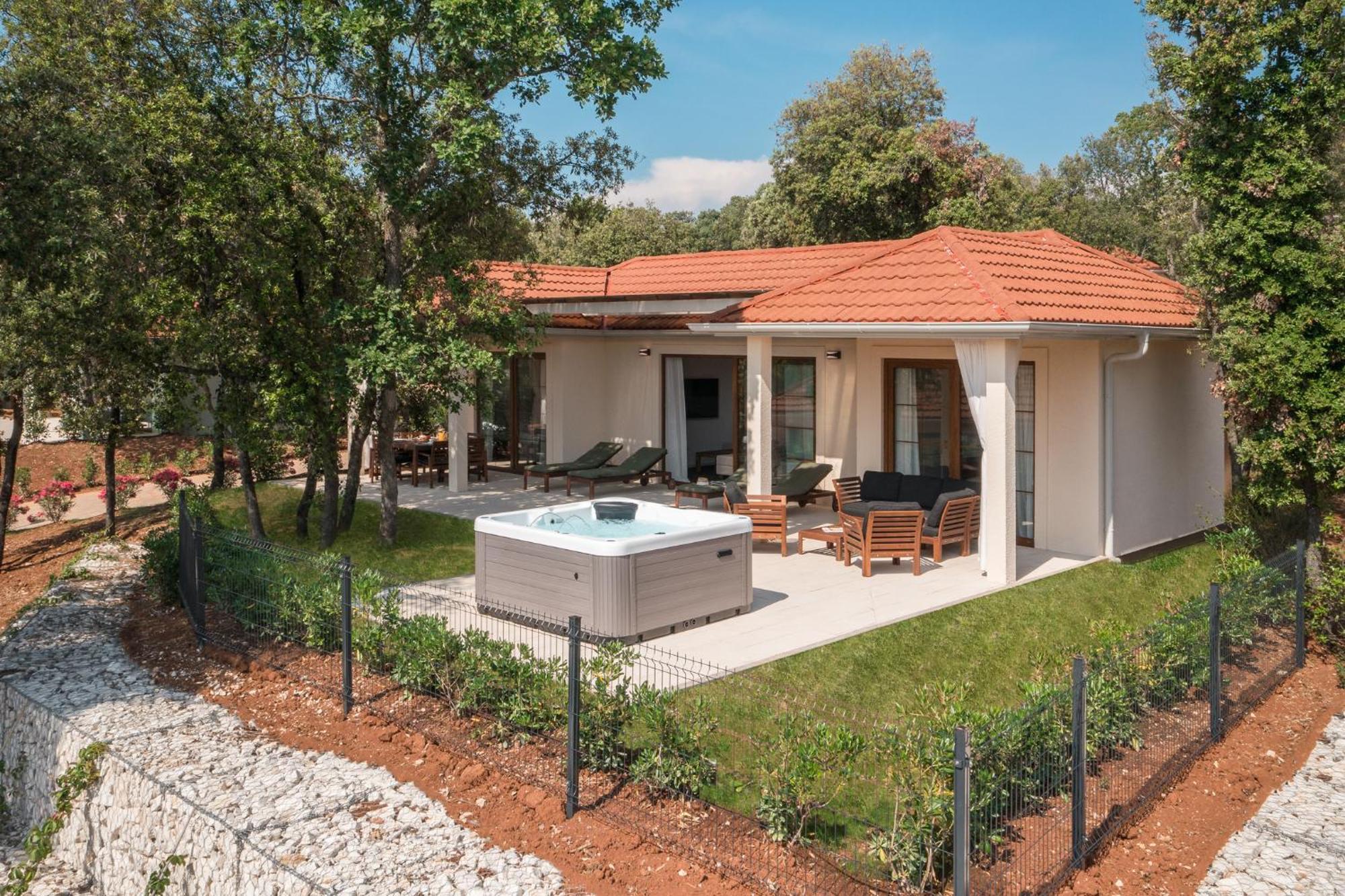 Üdülőpark Luxury Glamping Porto Bus 5*